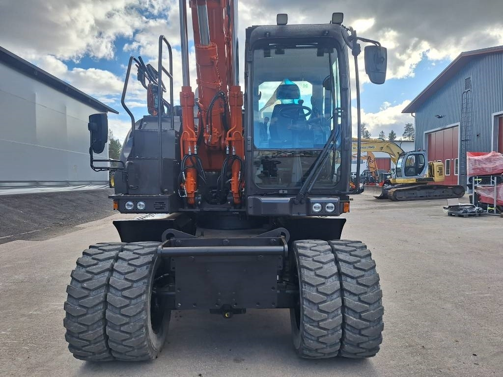 حفارة على عجلات Hitachi ZX155W-7 -STAGE 5- VÄHÄN AJETTU: صور 8 حفارة على عجلات Hitachi ZX155W-7 -STAGE 5- VÄHÄN AJETTU: صور 8