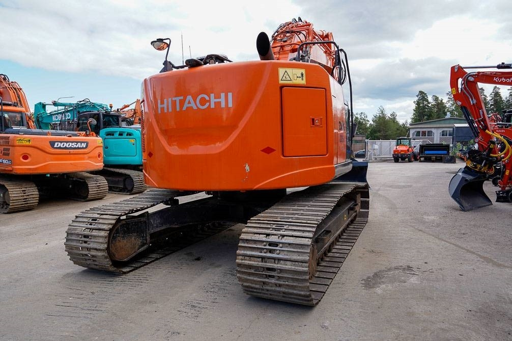 Hitachi ZX225USLC-5B MARTTIINILLA - حفارات زحافة: صور 5 Hitachi ZX225USLC-5B MARTTIINILLA - حفارات زحافة: صور 5