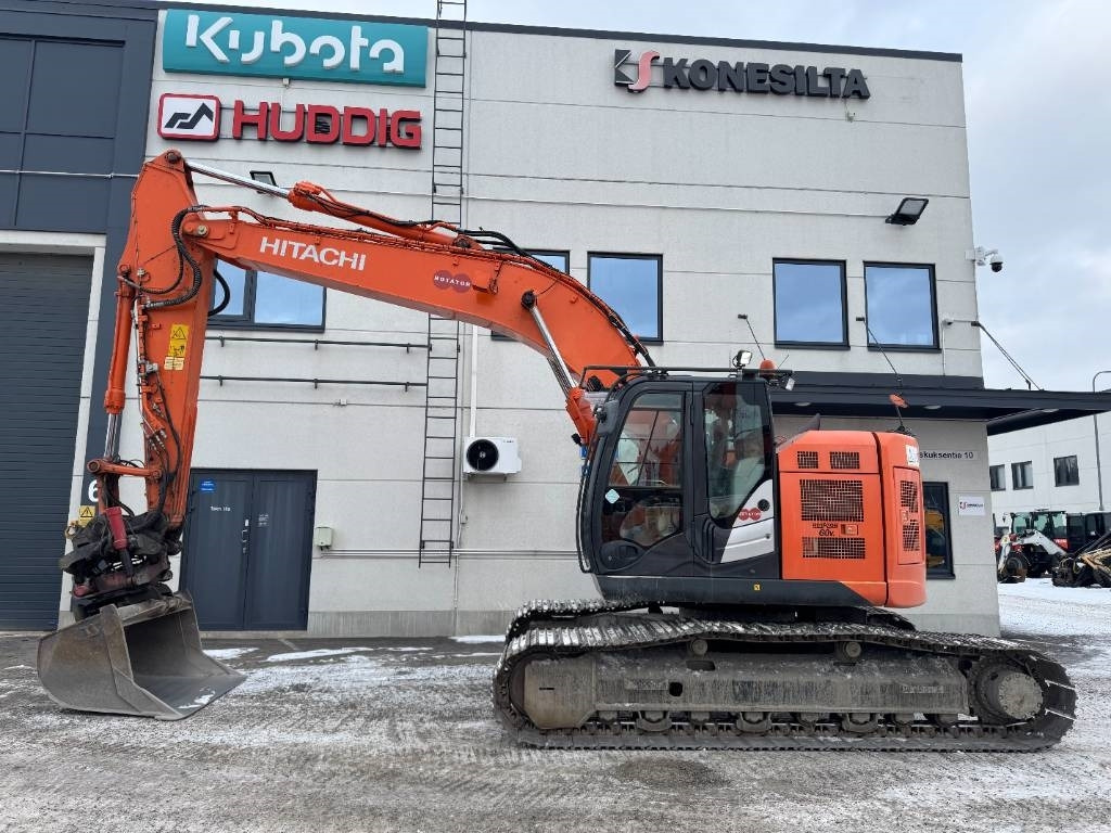 Hitachi ZX225USLC-5B PYÖRITTÄJÄLLÄ - حفارات زحافة: صور 1 Hitachi ZX225USLC-5B PYÖRITTÄJÄLLÄ - حفارات زحافة: صور 1