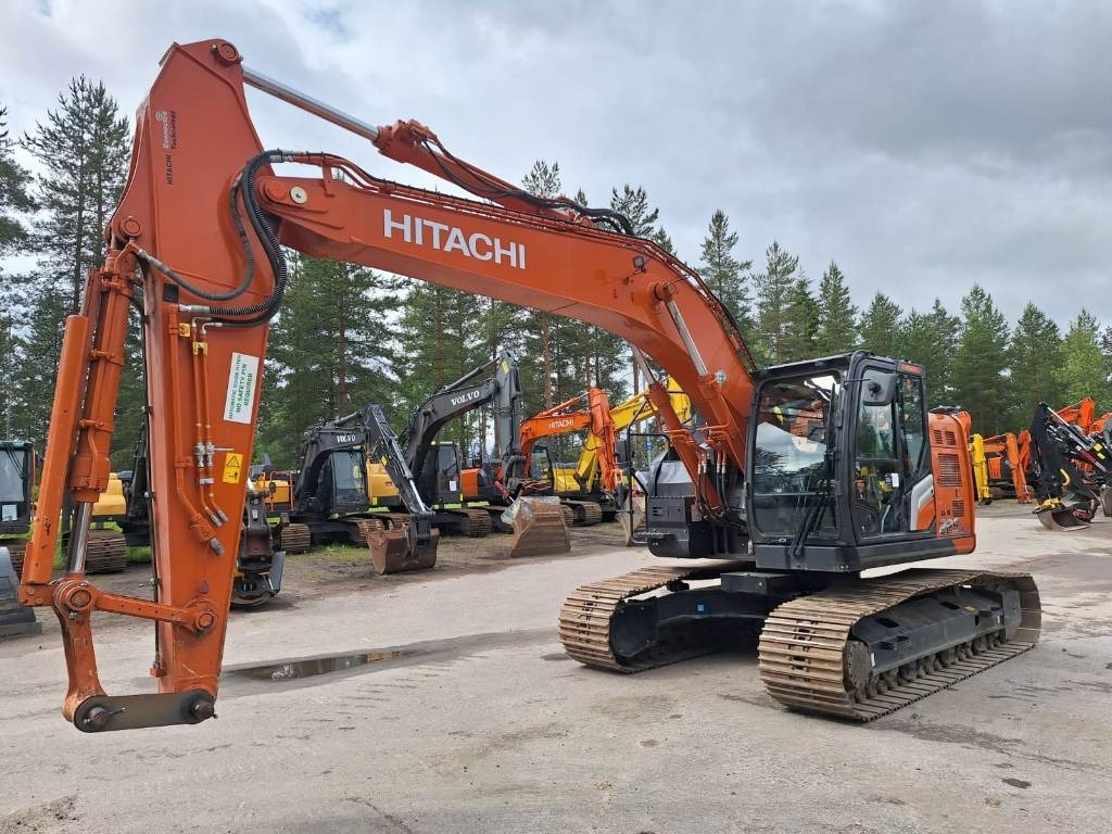 Hitachi ZX225USLC-7 - حفارات زحافة: صور 3 Hitachi ZX225USLC-7 - حفارات زحافة: صور 3