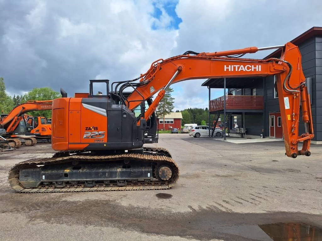 Hitachi ZX225USLC-7 - حفارات زحافة: صور 2 Hitachi ZX225USLC-7 - حفارات زحافة: صور 2