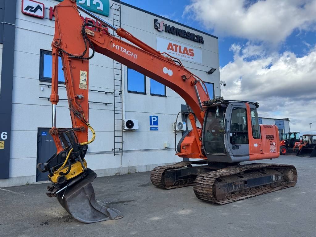 Hitachi ZX225USR PYÖRITTÄJÄLLÄ  - حفارات زحافة: صور 2 Hitachi ZX225USR PYÖRITTÄJÄLLÄ  - حفارات زحافة: صور 2