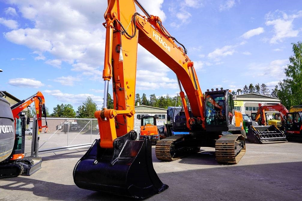 Hitachi ZX350LC-6 UUSI ALAKERTA - حفارات زحافة: صور 3 Hitachi ZX350LC-6 UUSI ALAKERTA - حفارات زحافة: صور 3