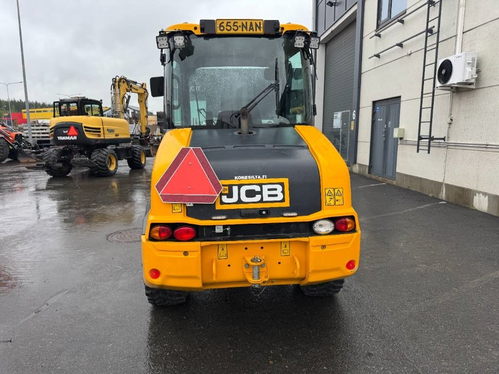 JCB 407 SV RUNSAASTI LISÄVARUSTEITA - اللودر بعجل: صور 5 JCB 407 SV RUNSAASTI LISÄVARUSTEITA - اللودر بعجل: صور 5