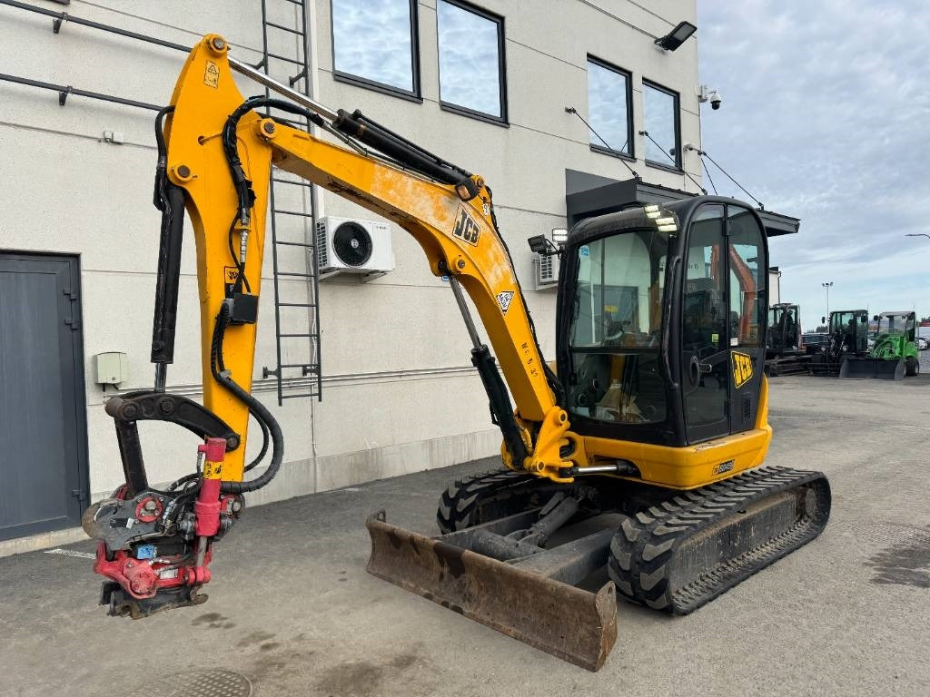 JCB 8045ZTS PYÖRITTÄJÄLLÄ - حفارة مصغرة: صور 2 JCB 8045ZTS PYÖRITTÄJÄLLÄ - حفارة مصغرة: صور 2