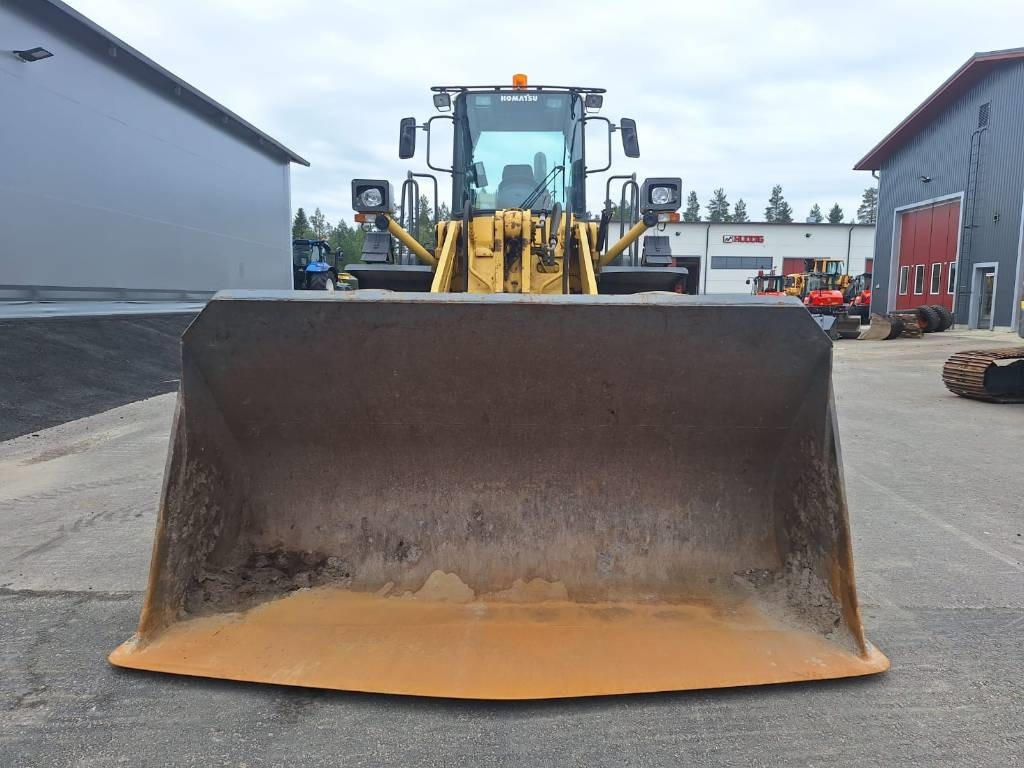 Komatsu WA 380-3A - اللودر بعجل: صور 3 Komatsu WA 380-3A - اللودر بعجل: صور 3