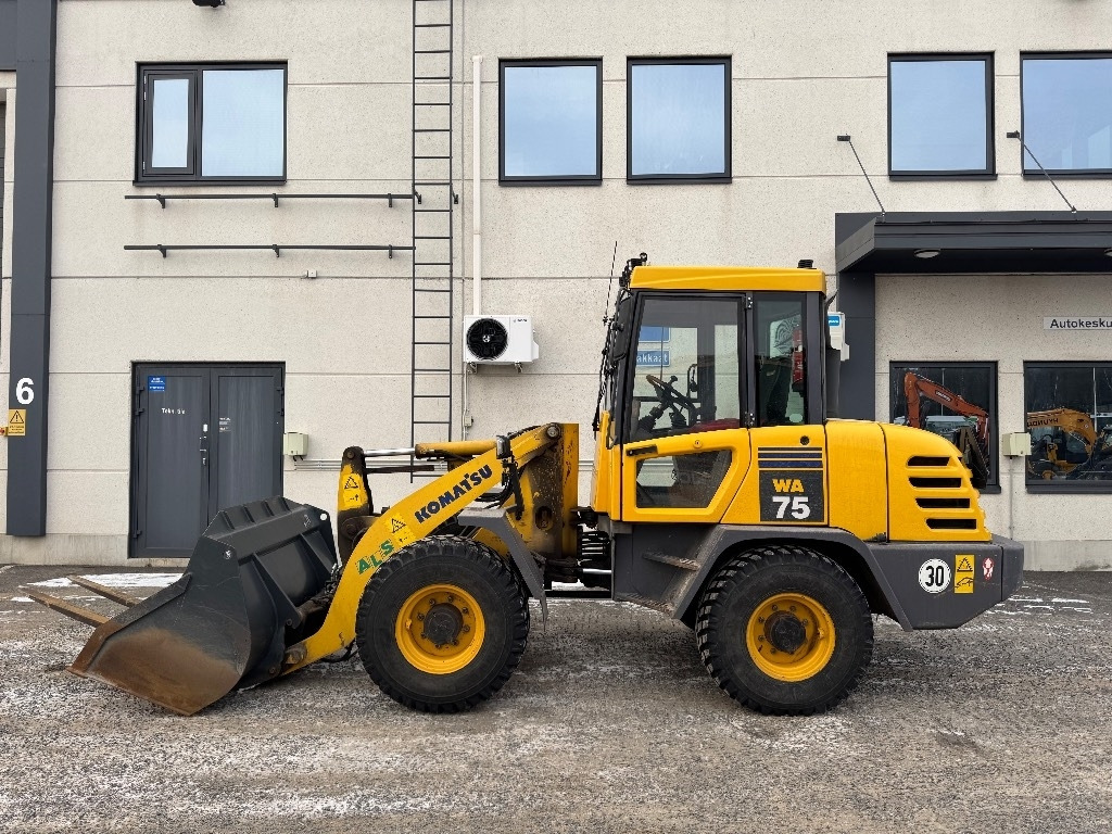 Komatsu WA75-3 30KM/H, 1-omistaja - اللودر بعجل: صور 1 Komatsu WA75-3 30KM/H, 1-omistaja - اللودر بعجل: صور 1