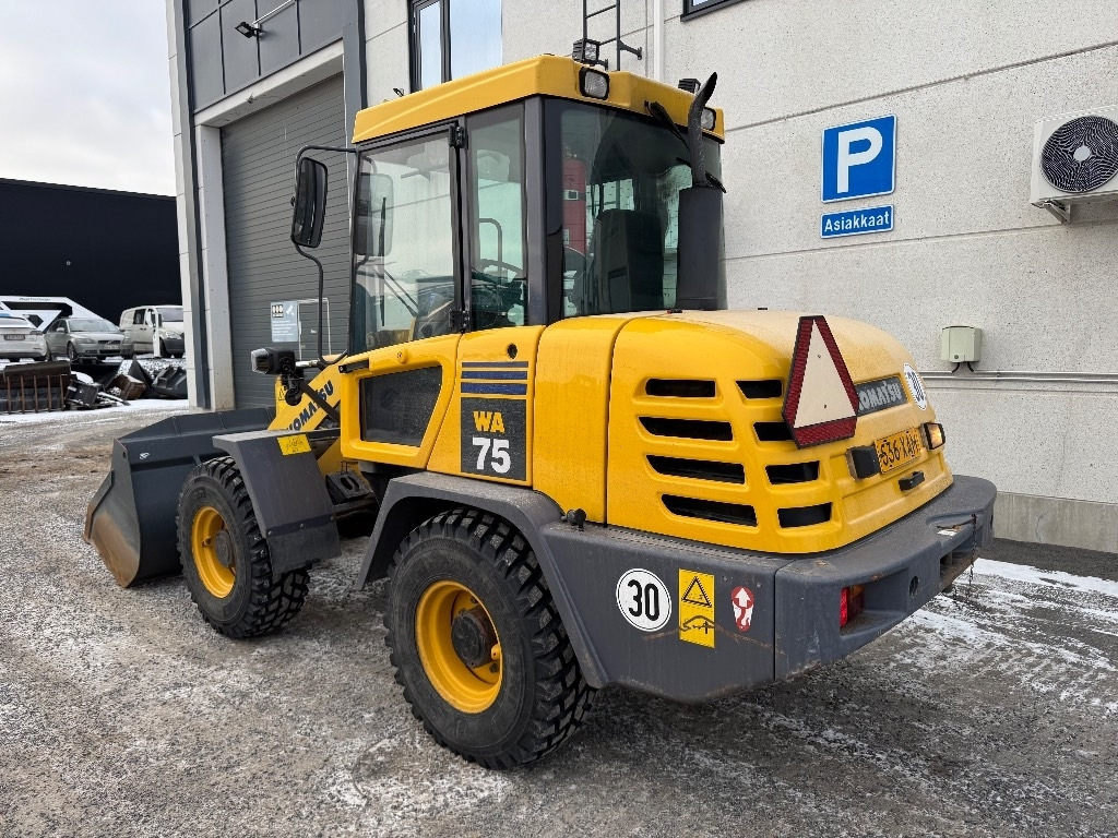 Komatsu WA75-3 30KM/H, 1-omistaja - اللودر بعجل: صور 2 Komatsu WA75-3 30KM/H, 1-omistaja - اللودر بعجل: صور 2