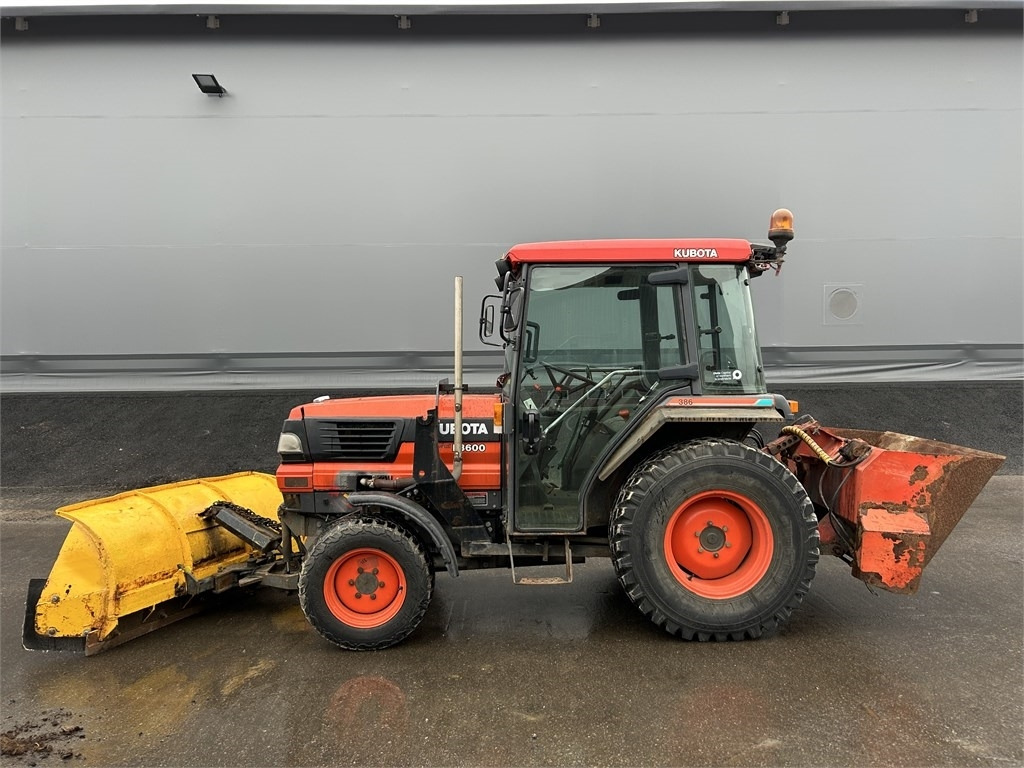Kubota L 3600 AURA JA HIEKOTIN - جرارات البلدية: صور 1 Kubota L 3600 AURA JA HIEKOTIN - جرارات البلدية: صور 1