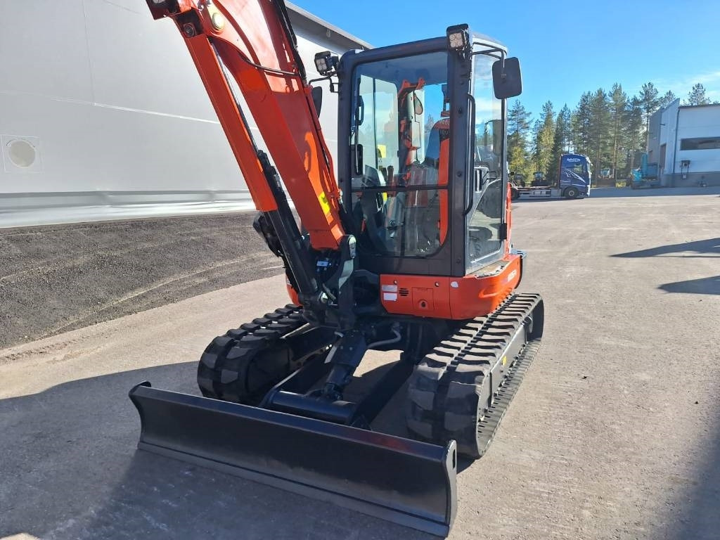 Kubota MYYTY!!SOLD!! KX057-4 PYÖRITTÄJÄLLÄ, 1-OMISTAJA  - حفارة مصغرة: صور 4 Kubota MYYTY!!SOLD!! KX057-4 PYÖRITTÄJÄLLÄ, 1-OMISTAJA  - حفارة مصغرة: صور 4