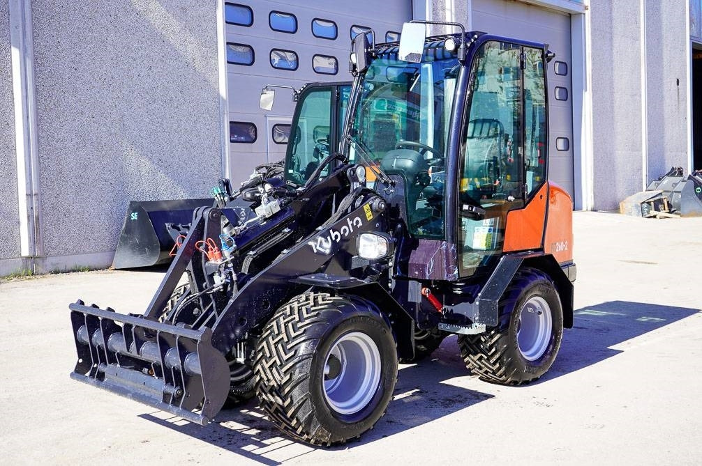Kubota RT260-2 DELUXE - اللودر بعجل: صور 2 Kubota RT260-2 DELUXE - اللودر بعجل: صور 2