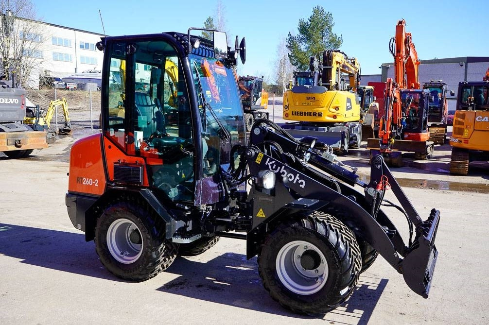 Kubota RT260-2 DELUXE - اللودر بعجل: صور 5 Kubota RT260-2 DELUXE - اللودر بعجل: صور 5