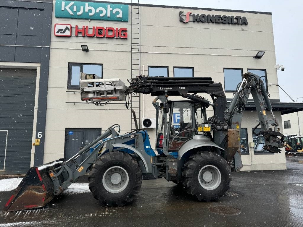 Lännen 8600E PYÖRITTÄJÄ, NOSTIN YM. - حفار متعدد الاستخدام: صور 1 Lännen 8600E PYÖRITTÄJÄ, NOSTIN YM. - حفار متعدد الاستخدام: صور 1