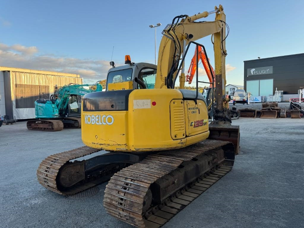 New Holland E 135 SR LC - حفارات زحافة: صور 5 New Holland E 135 SR LC - حفارات زحافة: صور 5