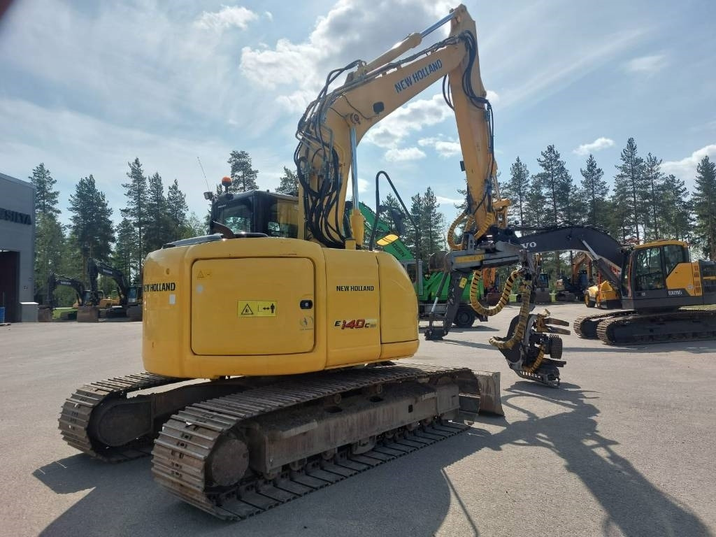 New Holland MYYTY! SOLD! E140CSR MOTO - حفارات زحافة: صور 5 New Holland MYYTY! SOLD! E140CSR MOTO - حفارات زحافة: صور 5