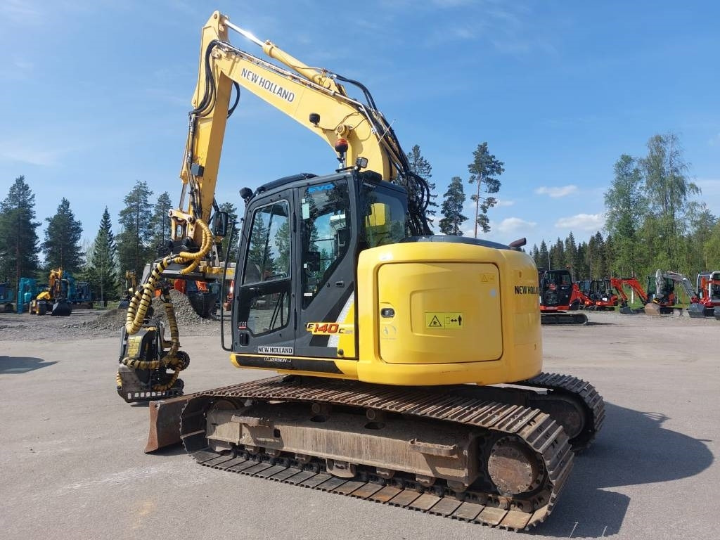 New Holland MYYTY! SOLD! E140CSR MOTO - حفارات زحافة: صور 3 New Holland MYYTY! SOLD! E140CSR MOTO - حفارات زحافة: صور 3