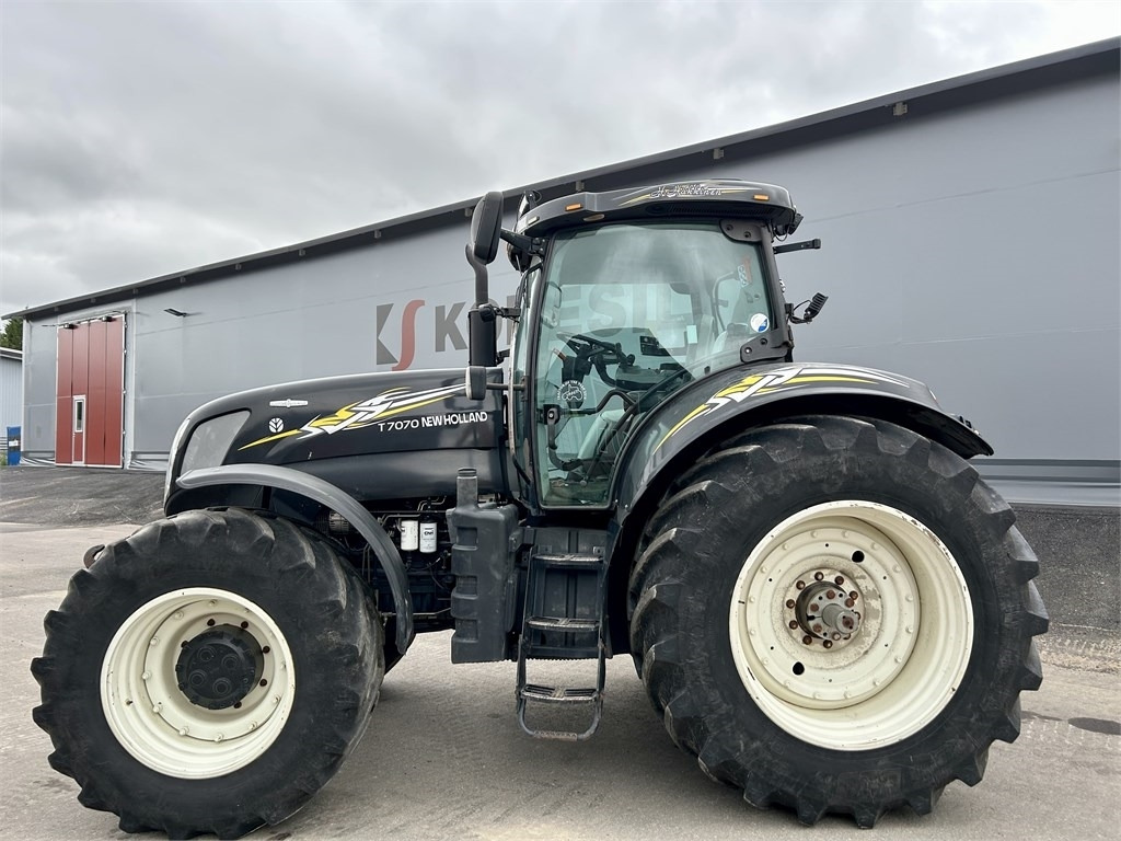 New Holland T 7070 AC - جرار: صور 3 New Holland T 7070 AC - جرار: صور 3