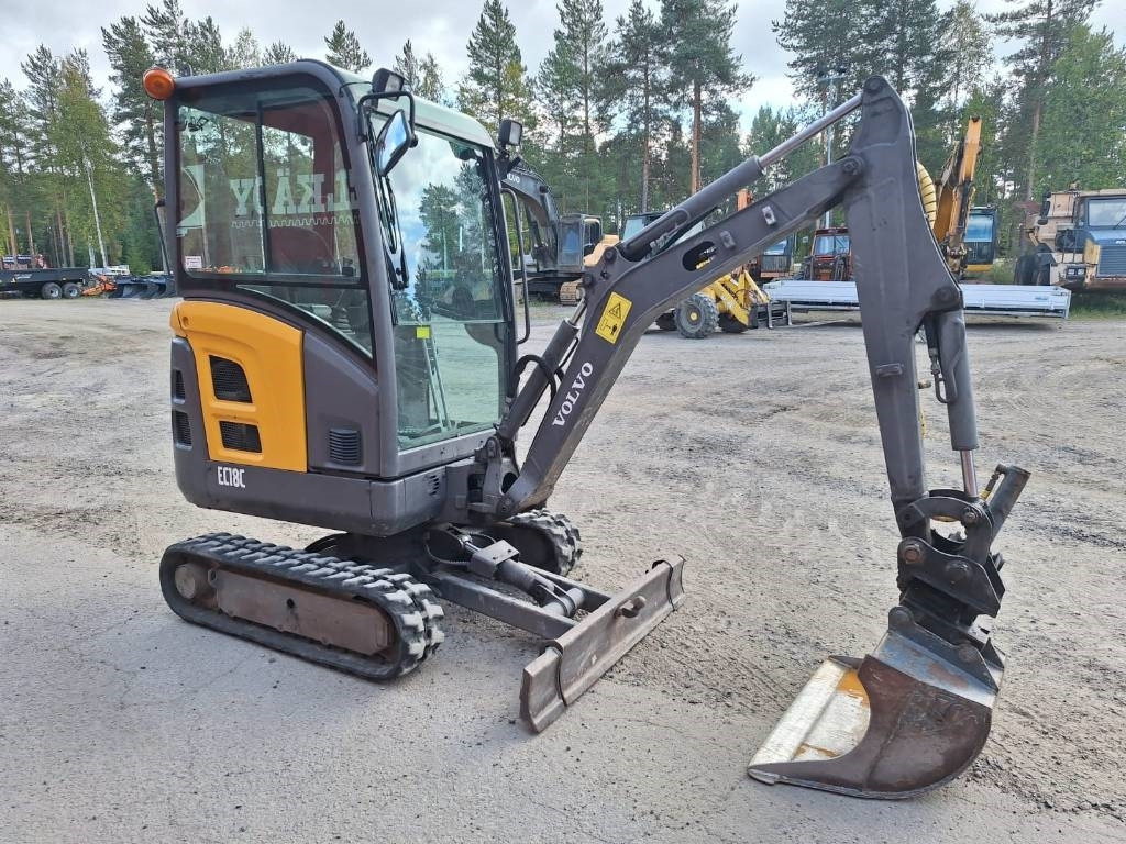 Volvo EC18C KALLISTAJALLA *EI ALVIA* - حفارة مصغرة: صور 5 Volvo EC18C KALLISTAJALLA *EI ALVIA* - حفارة مصغرة: صور 5