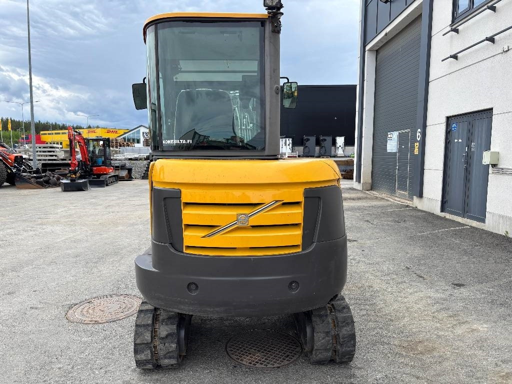 Volvo EC27C PYÖRITTÄJÄLLÄ - حفارة مصغرة: صور 3 Volvo EC27C PYÖRITTÄJÄLLÄ - حفارة مصغرة: صور 3