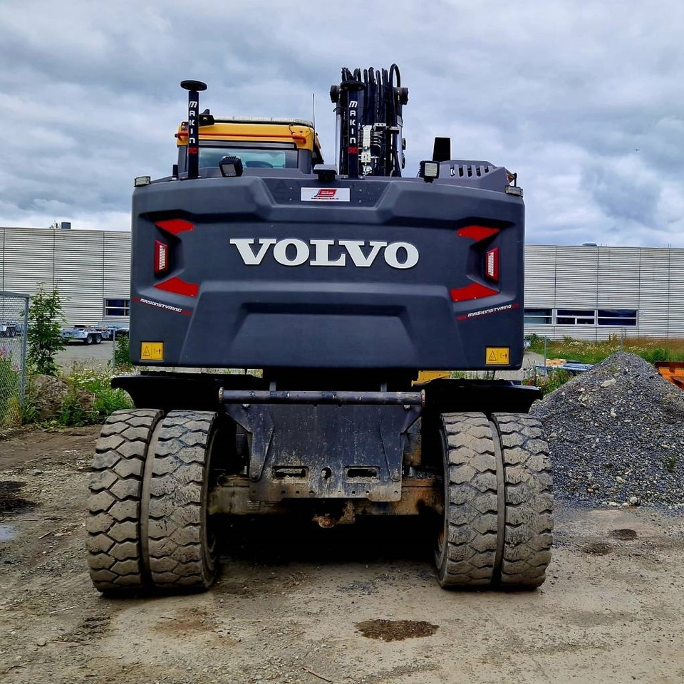 Volvo EWR 170 E - حفارة على عجلات: صور 5 Volvo EWR 170 E - حفارة على عجلات: صور 5