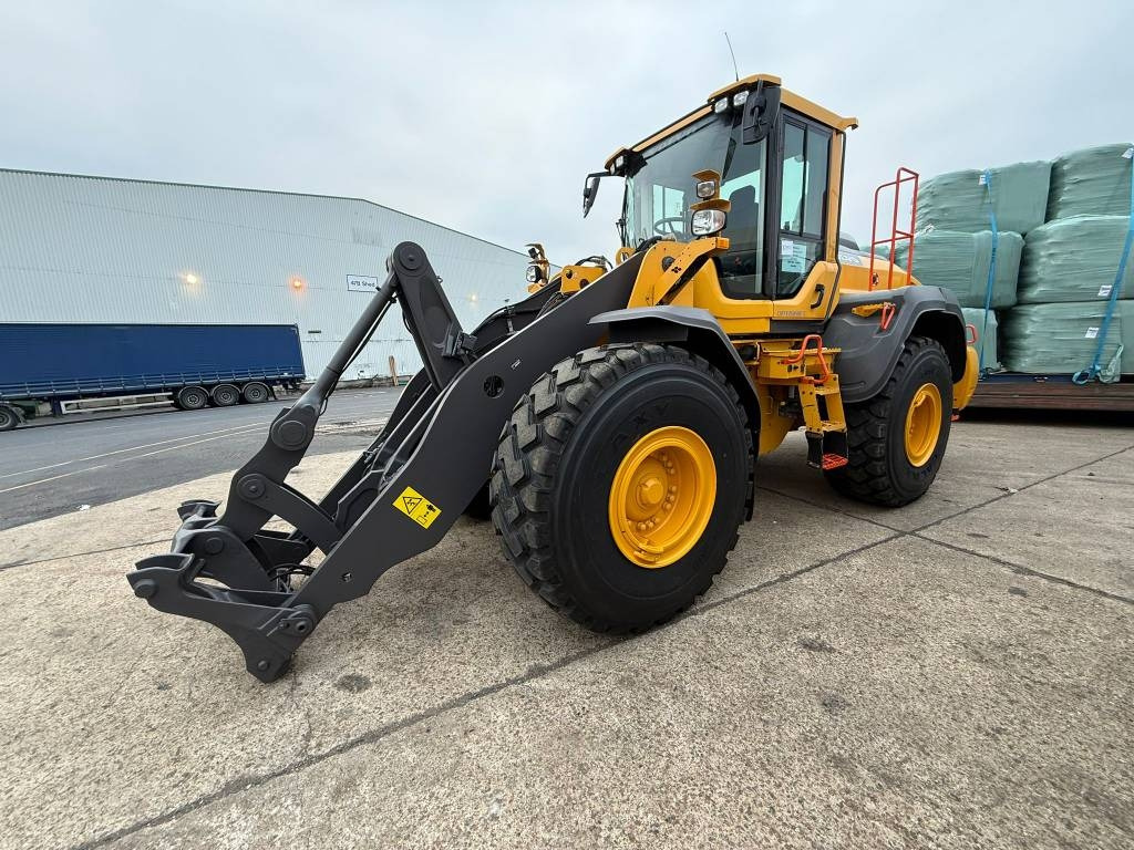 Volvo L110H LONG BOOM  - اللودر بعجل: صور 1 Volvo L110H LONG BOOM  - اللودر بعجل: صور 1