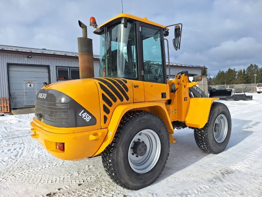 Volvo L45B UUDET RENKAAT - اللودر بعجل: صور 4 Volvo L45B UUDET RENKAAT - اللودر بعجل: صور 4