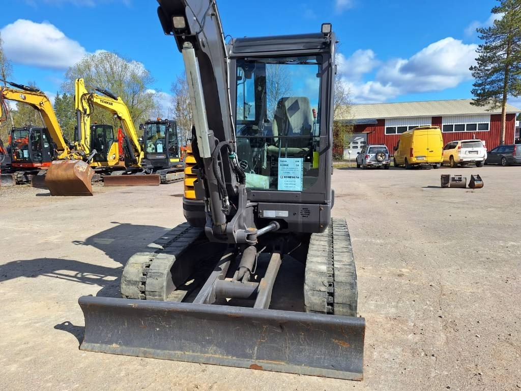 حفارة مصغرة Volvo MYYTY! SOLD! ECR48C PYÖRITTÄJÄ PIHDEILLÄ: صور 7