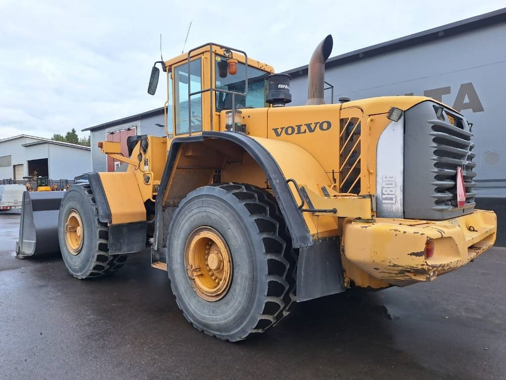 Volvo MYYTY! SOLD! L180E VAAKALLA - اللودر بعجل: صور 2 Volvo MYYTY! SOLD! L180E VAAKALLA - اللودر بعجل: صور 2