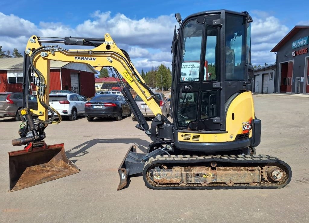 Yanmar ViO33-U PYÖRITTÄJÄLLÄ  - حفارة مصغرة: صور 1 Yanmar ViO33-U PYÖRITTÄJÄLLÄ  - حفارة مصغرة: صور 1