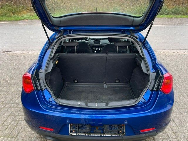 Alfa Romeo Giulietta Basis. Klima. Navi. Tempomat. - سيارة ستيشن: صور 5 Alfa Romeo Giulietta Basis. Klima. Navi. Tempomat. - سيارة ستيشن: صور 5