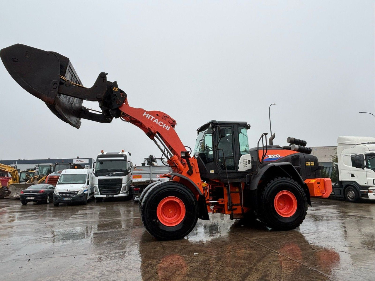 Hitachi ZW220-6. Hochkippschaufel. Wage. - اللودر بعجل: صور 4 Hitachi ZW220-6. Hochkippschaufel. Wage. - اللودر بعجل: صور 4