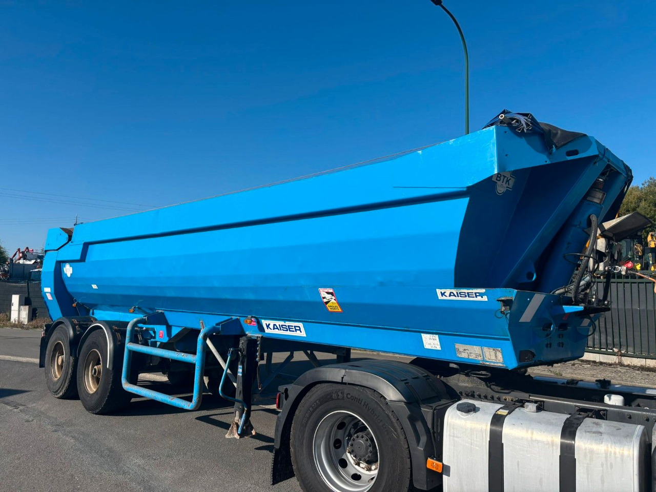 Kaiser Robuste Kaiser. S3302V. Stahl/Stahl. - قلابة نصف مقطورة: صور 2 Kaiser Robuste Kaiser. S3302V. Stahl/Stahl. - قلابة نصف مقطورة: صور 2