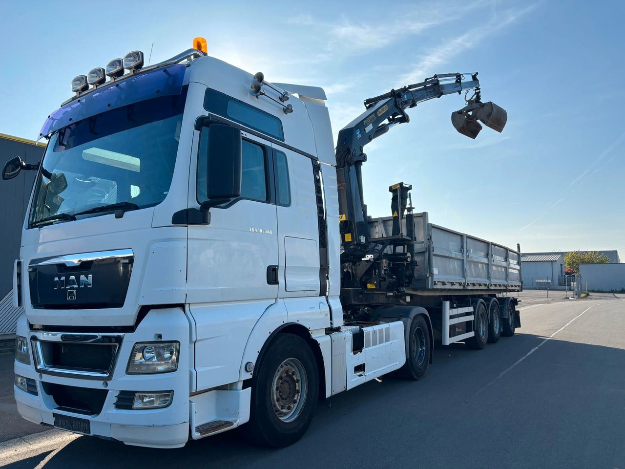 MAN TGX 18.540. Kipper + Kran PK20002. - شاحنة كرين: صور 2 MAN TGX 18.540. Kipper + Kran PK20002. - شاحنة كرين: صور 2