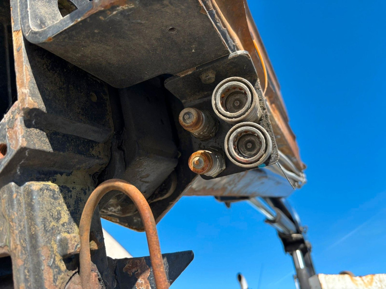 Renault Kerax 420dCi. 6X4. Hiab 144. Klima. - شاحنة كرين: صور 4 Renault Kerax 420dCi. 6X4. Hiab 144. Klima. - شاحنة كرين: صور 4