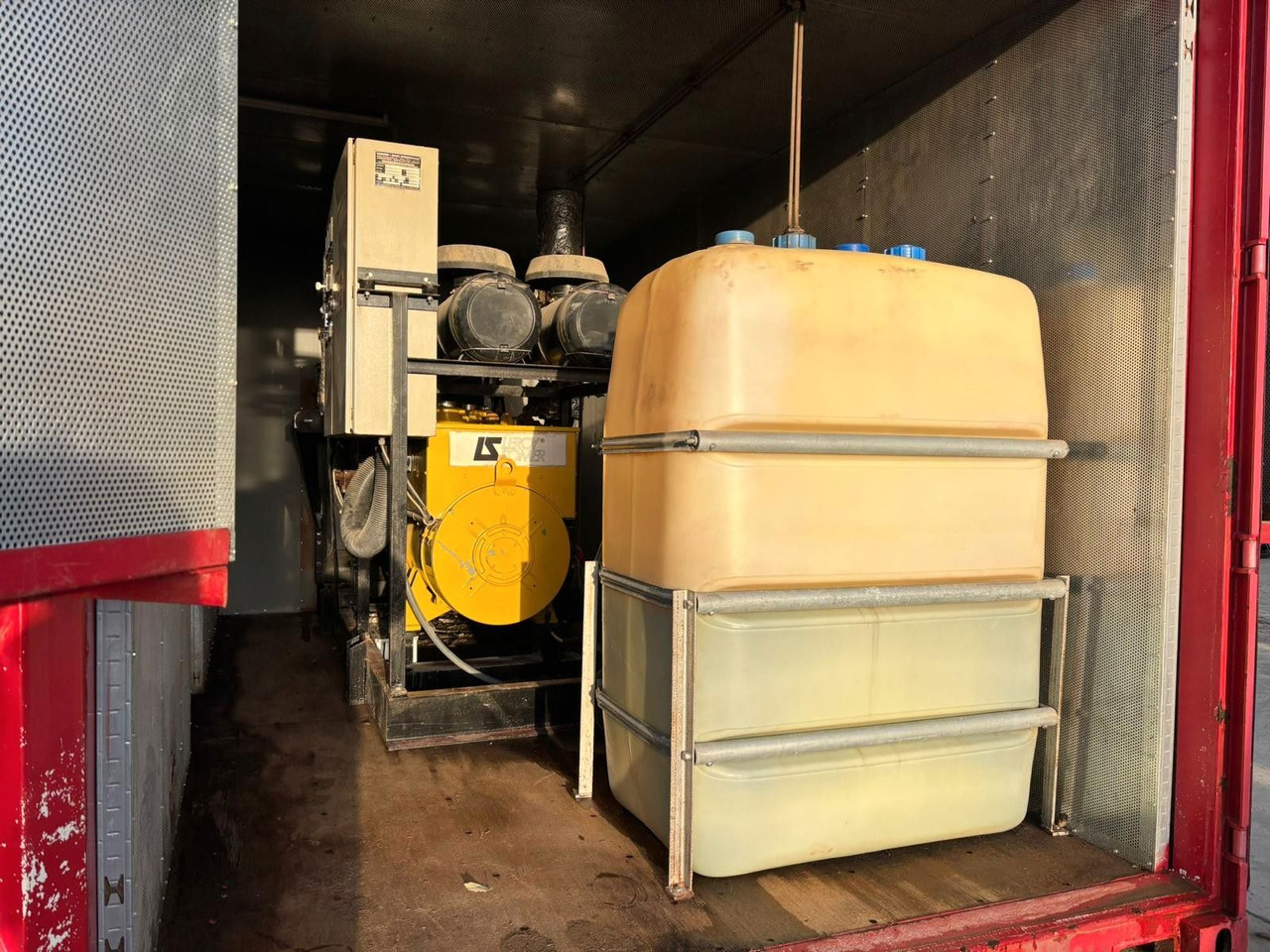 Sommer 400kVa Generator. Motor MAN V8. 370h! - مجموعة المولدات: صور 4 Sommer 400kVa Generator. Motor MAN V8. 370h! - مجموعة المولدات: صور 4