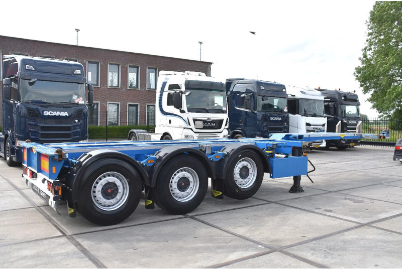 Broshuis MFCC - LIFT AXLE - SAF AXLES - DISC BRAKES - 2 x EXTENDABLE - EXCELLENT CONDITION - - شاحنات الحاويات/ جسم علوي قابل للتغيير نصف مقطورة: صور 2 Broshuis MFCC - LIFT AXLE - SAF AXLES - DISC BRAKES - 2 x EXTENDABLE - EXCELLENT CONDITION - - شاحنات الحاويات/ جسم علوي قابل للتغيير نصف مقطورة: صور 2