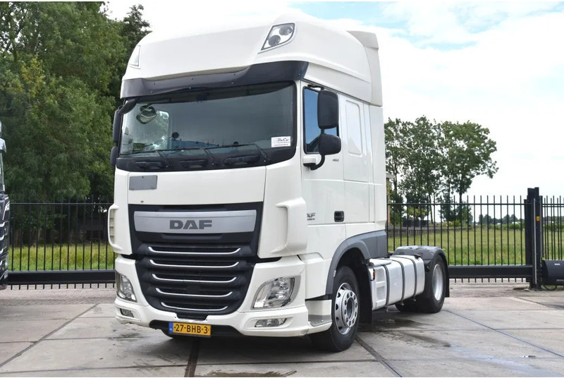 DAF XF 460 SSC 4x2 - EURO 6 - 878 TKM - ACC - AIRCO - 2 x FUEL TANKS - GOOD CONDITION - - شاحنة جرار: صور 2 DAF XF 460 SSC 4x2 - EURO 6 - 878 TKM - ACC - AIRCO - 2 x FUEL TANKS - GOOD CONDITION - - شاحنة جرار: صور 2
