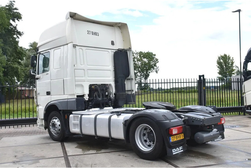 DAF XF 460 SSC 4x2 - EURO 6 - 878 TKM - ACC - AIRCO - 2 x FUEL TANKS - GOOD CONDITION - - شاحنة جرار: صور 3 DAF XF 460 SSC 4x2 - EURO 6 - 878 TKM - ACC - AIRCO - 2 x FUEL TANKS - GOOD CONDITION - - شاحنة جرار: صور 3