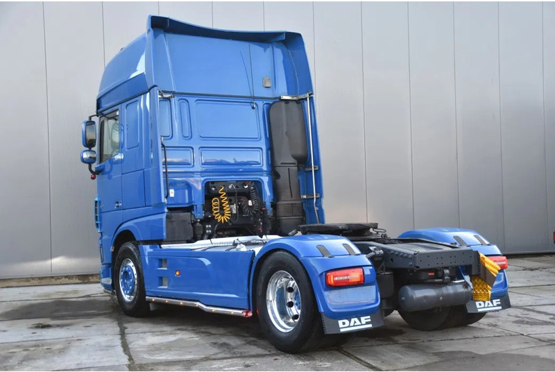 DAF XF 530 SSC 4x2 - RETARDER - PARK. AIRCO - 2 x FUEL TANKS - ALCOA'S - LED - TOP CONDITION - - شاحنة جرار: صور 3 DAF XF 530 SSC 4x2 - RETARDER - PARK. AIRCO - 2 x FUEL TANKS - ALCOA'S - LED - TOP CONDITION - - شاحنة جرار: صور 3