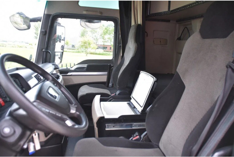 MAN TGX 18.420 - EURO 6 - ADR FL - PARK. AIRCO - NAVI - PTO - XENON LIGHTS - TOP CONDITION - - شاحنة جرار: صور 5 MAN TGX 18.420 - EURO 6 - ADR FL - PARK. AIRCO - NAVI - PTO - XENON LIGHTS - TOP CONDITION - - شاحنة جرار: صور 5