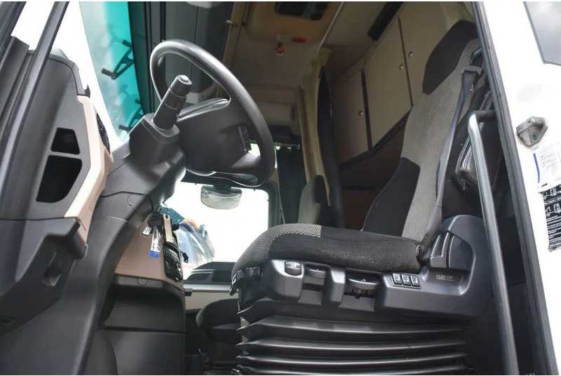 MAN TGX 18.420 - EURO 6 - ADR FL - PARK. AIRCO - NAVI - PTO - XENON LIGHTS - TOP CONDITION - - شاحنة جرار: صور 4 MAN TGX 18.420 - EURO 6 - ADR FL - PARK. AIRCO - NAVI - PTO - XENON LIGHTS - TOP CONDITION - - شاحنة جرار: صور 4