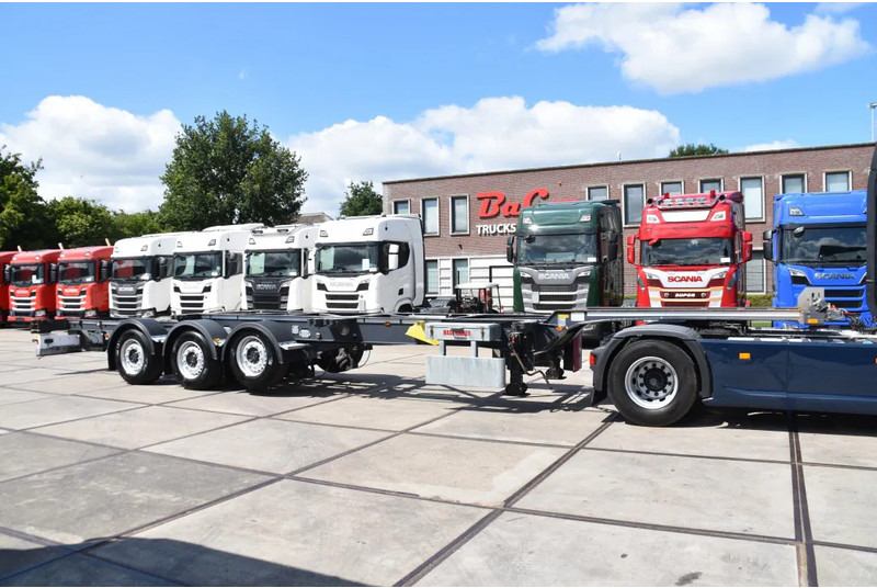 Renders HASTRAILER FCC - ALL CONNECTIONS - LIFT AXLE - 2 x EXTENDABLE - SAF AXLES - DISC BRAKES - EXCELLENT CONDITION - - شاحنات الحاويات/ جسم علوي قابل للتغيير نصف مقطورة: صور 1 Renders HASTRAILER FCC - ALL CONNECTIONS - LIFT AXLE - 2 x EXTENDABLE - SAF AXLES - DISC BRAKES - EXCELLENT CONDITION - - شاحنات الحاويات/ جسم علوي قابل للتغيير نصف مقطورة: صور 1