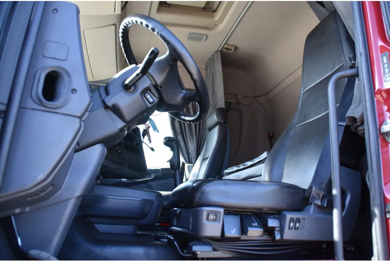 Scania R420 HL 6x2/4 - ADR FL - MANUAL - EURO 5 - 698 TKM - HYDRAULIC SYSTEM - LEATHER SEATS - XENON - - شاحنة جرار: صور 4 Scania R420 HL 6x2/4 - ADR FL - MANUAL - EURO 5 - 698 TKM - HYDRAULIC SYSTEM - LEATHER SEATS - XENON - - شاحنة جرار: صور 4