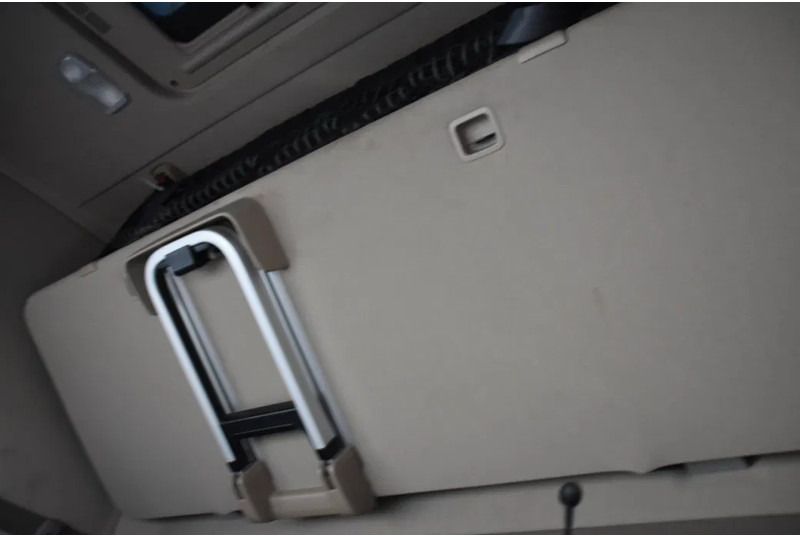 Scania R490 TL 6x2/4 - RETARDER - ACC - DIFF. LOCK - 2 x FUEL TANKS - 2 BEDS - EXCELLENT CONDITION - - شاحنة جرار: صور 5 Scania R490 TL 6x2/4 - RETARDER - ACC - DIFF. LOCK - 2 x FUEL TANKS - 2 BEDS - EXCELLENT CONDITION - - شاحنة جرار: صور 5