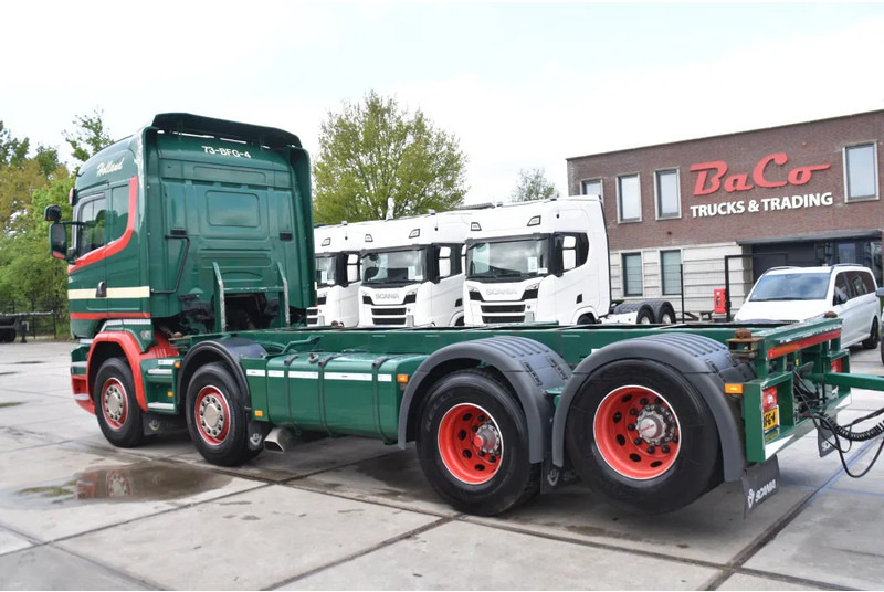 Scania R520 HL V8 8x2 + HANGER - EURO 6 - MANUAL - RETARDER - WHEELBASE: 510 cm - 10 TONS FRONT AXLE - XENON - - شاحنات الحاويات/ جسم علوي قابل للتغيير شاحنة: صور 3 Scania R520 HL V8 8x2 + HANGER - EURO 6 - MANUAL - RETARDER - WHEELBASE: 510 cm - 10 TONS FRONT AXLE - XENON - - شاحنات الحاويات/ جسم علوي قابل للتغيير شاحنة: صور 3