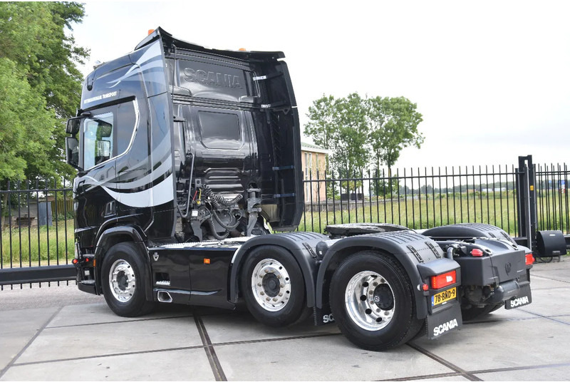 Scania R520 V8 NGS 6x2/4 - 701 TKM - NAVI - LEATHER SEATS - ALCOA'S - LED LIGHTS - TOP CONDITION - - شاحنة جرار: صور 3 Scania R520 V8 NGS 6x2/4 - 701 TKM - NAVI - LEATHER SEATS - ALCOA'S - LED LIGHTS - TOP CONDITION - - شاحنة جرار: صور 3