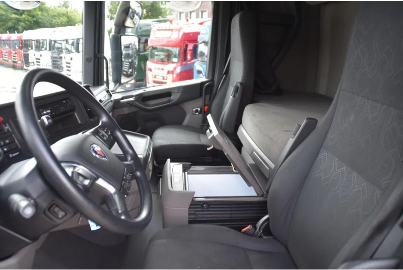 Scania S450 NGS 4x2NB - FULL AIR - RETARDER - ACC - PARK. AIRCO - 2 x FUEL TANKS - TOP CONDITION - - شاحنة جرار: صور 5 Scania S450 NGS 4x2NB - FULL AIR - RETARDER - ACC - PARK. AIRCO - 2 x FUEL TANKS - TOP CONDITION - - شاحنة جرار: صور 5