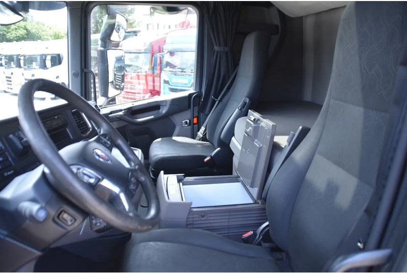 Scania S450 NGS 4x2NB - RETARDER - 746 TKM - FULL AIR - AIRCO - 2 x FUEL TANKS - TOP CONDITION - - شاحنة جرار: صور 5 Scania S450 NGS 4x2NB - RETARDER - 746 TKM - FULL AIR - AIRCO - 2 x FUEL TANKS - TOP CONDITION - - شاحنة جرار: صور 5