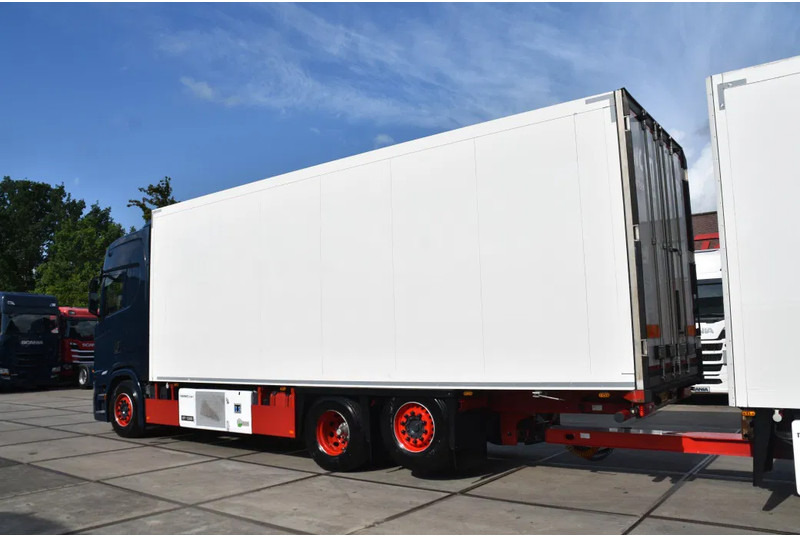 Scania S520 V8 NGS 6x2*4NB - THERMO KING - RETARDER - FULL AIR - WHEELBASE: 515 CM - LED LIGHTS - TOP CONDITION - - مبردة شاحنة: صور 3 Scania S520 V8 NGS 6x2*4NB - THERMO KING - RETARDER - FULL AIR - WHEELBASE: 515 CM - LED LIGHTS - TOP CONDITION - - مبردة شاحنة: صور 3