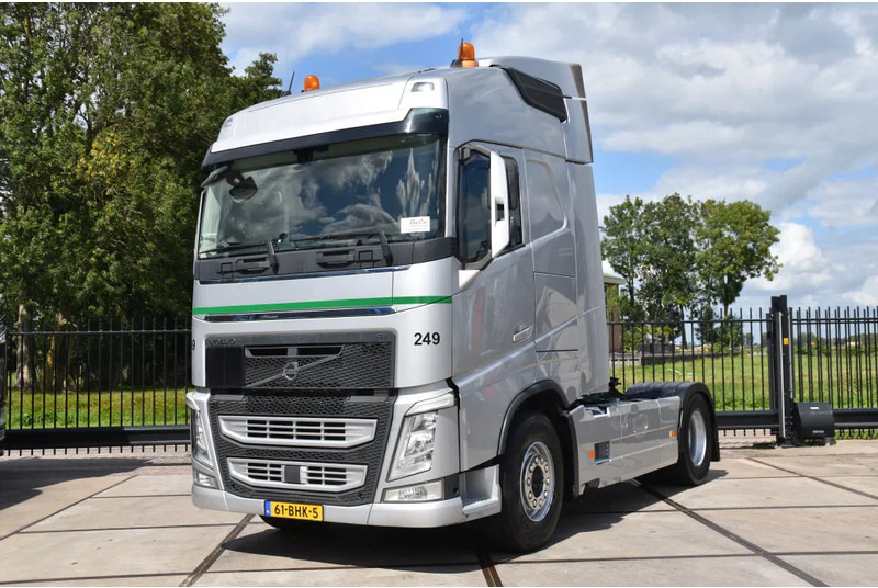 Volvo FH 420 Globe 4x2 - ADR FL - 628 TKM - PTO - AIRCO - DIFF. LOCK - TOP CONDITION - - شاحنة جرار: صور 2 Volvo FH 420 Globe 4x2 - ADR FL - 628 TKM - PTO - AIRCO - DIFF. LOCK - TOP CONDITION - - شاحنة جرار: صور 2